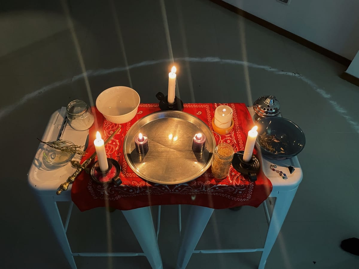 Rompe las Ataduras: Cómo Realizar un Ritual de Corte de Cuerdas